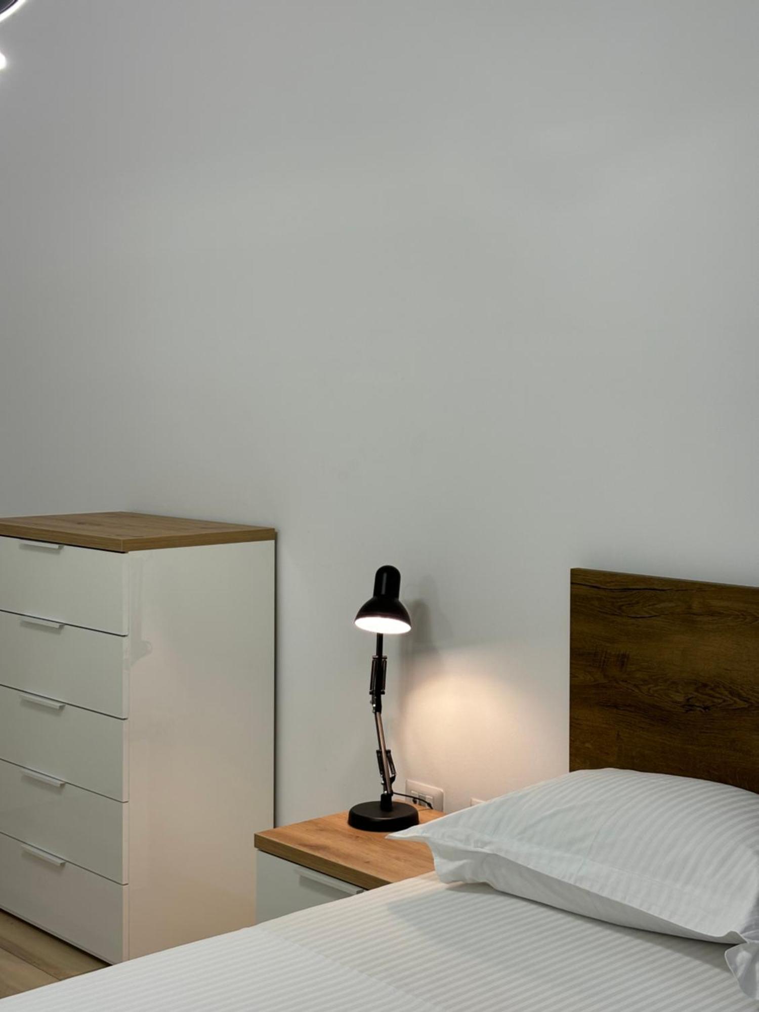 Tam Serviced 2Bdr Apartment City Center No6 Tirana Exterior foto